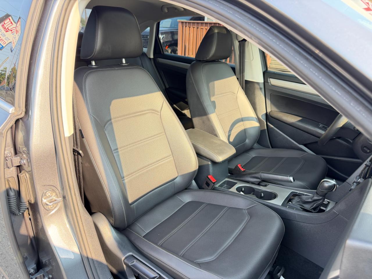 Volkswagen Passat 2.0T SE Auto 2022