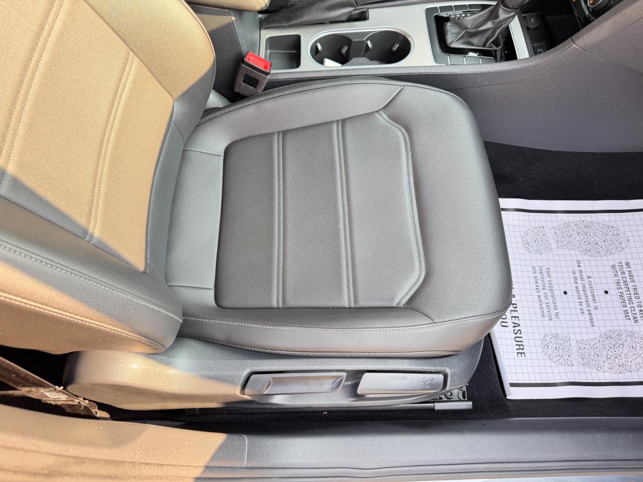 Volkswagen Passat 2.0T SE Auto 2022