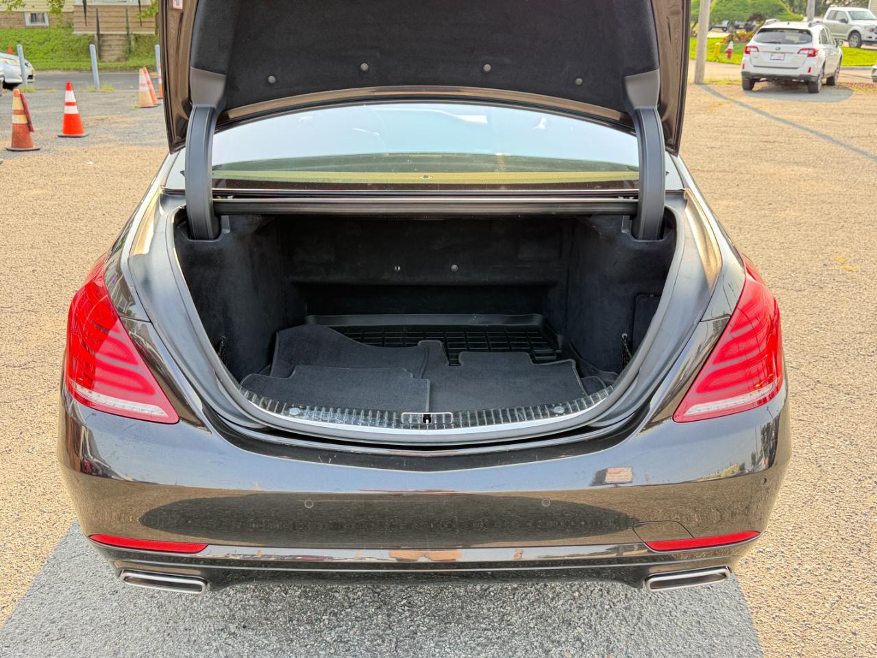 Mercedes-Benz S-Class 4dr Sdn S 550 4MATIC 2014