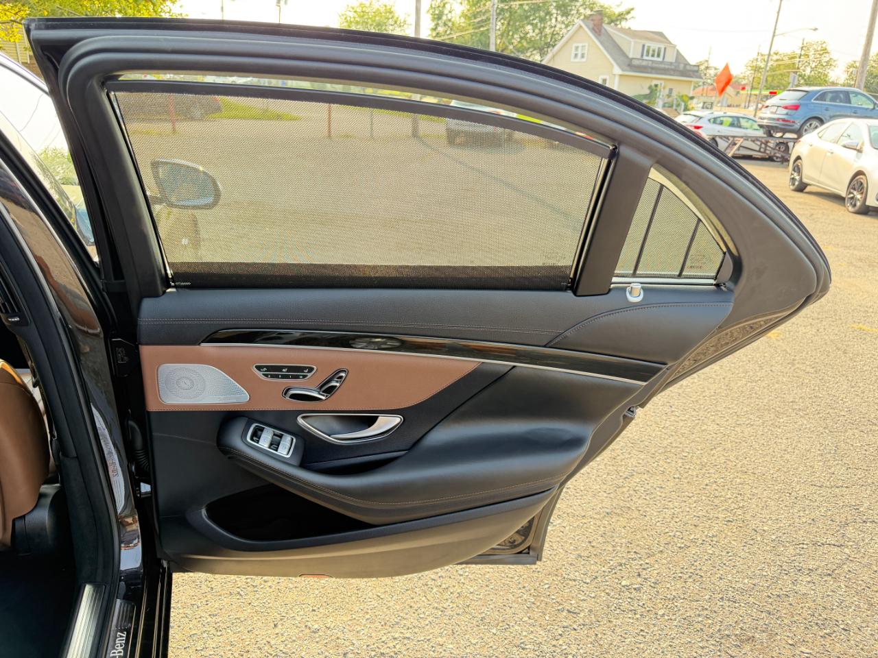 Mercedes-Benz S-Class 4dr Sdn S 550 4MATIC 2014
