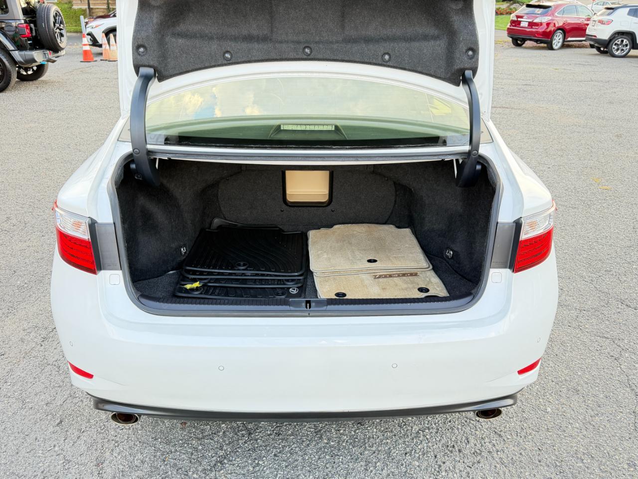 Lexus ES 350 4dr Sdn 2015