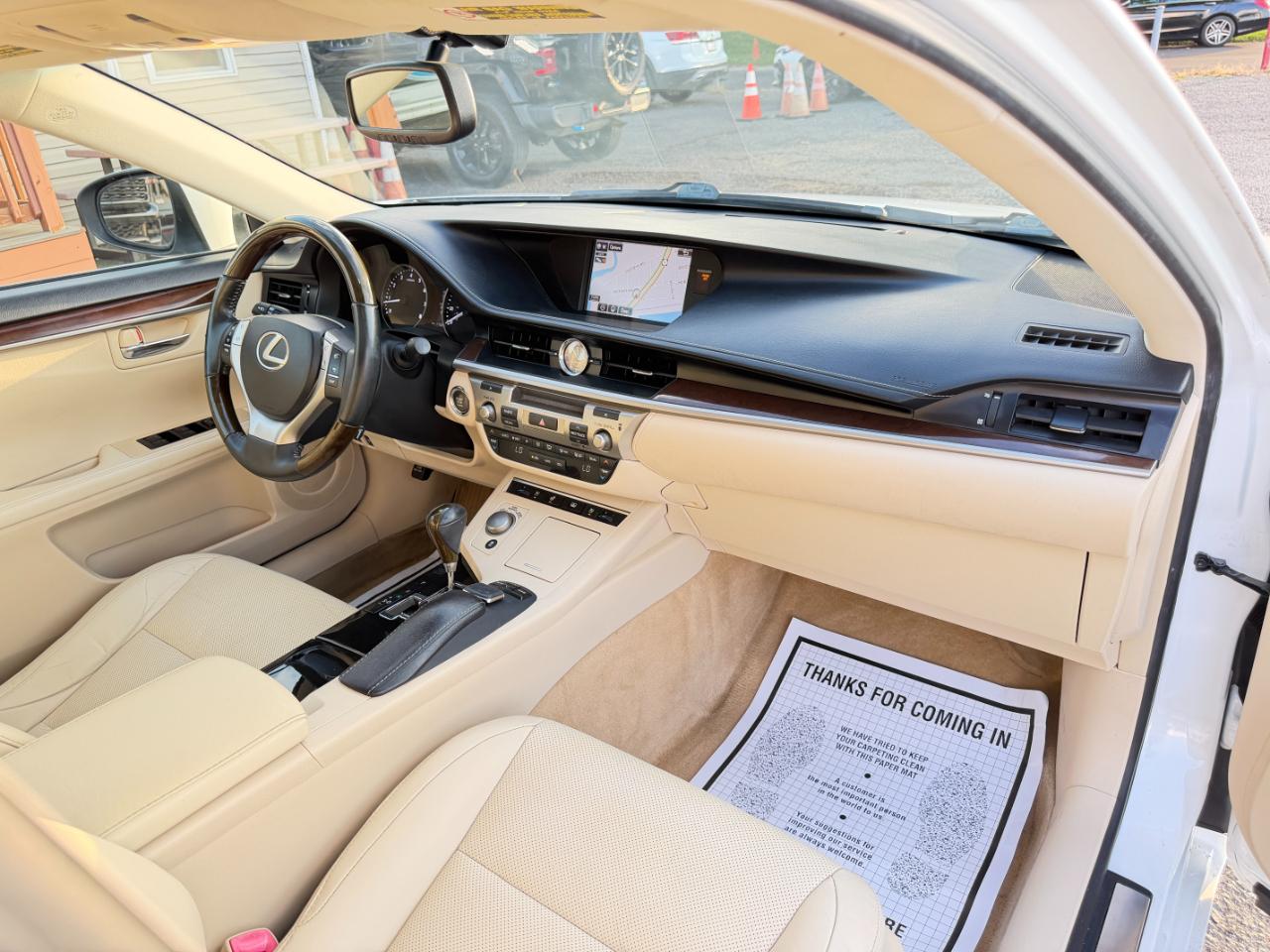 Lexus ES 350 4dr Sdn 2015