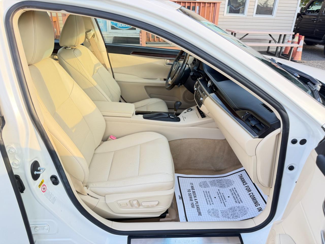 Lexus ES 350 4dr Sdn 2015
