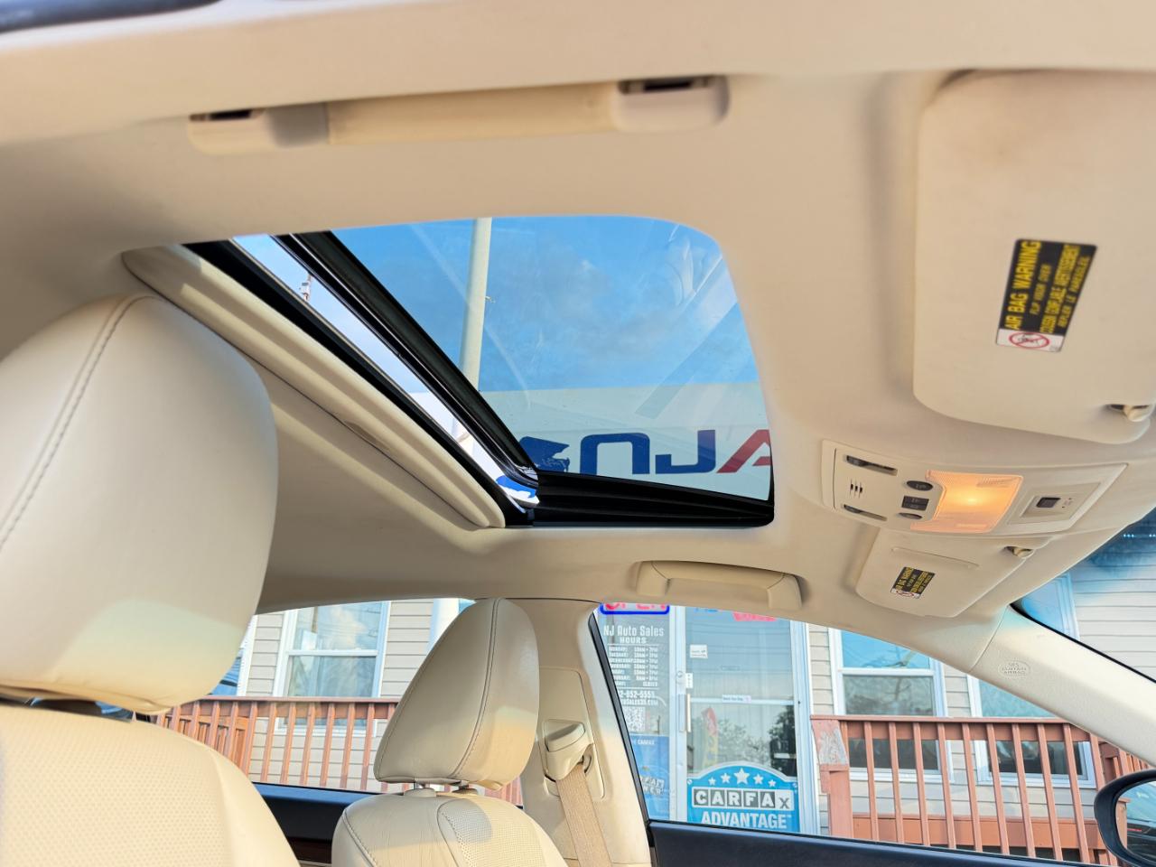 Lexus ES 350 4dr Sdn 2015