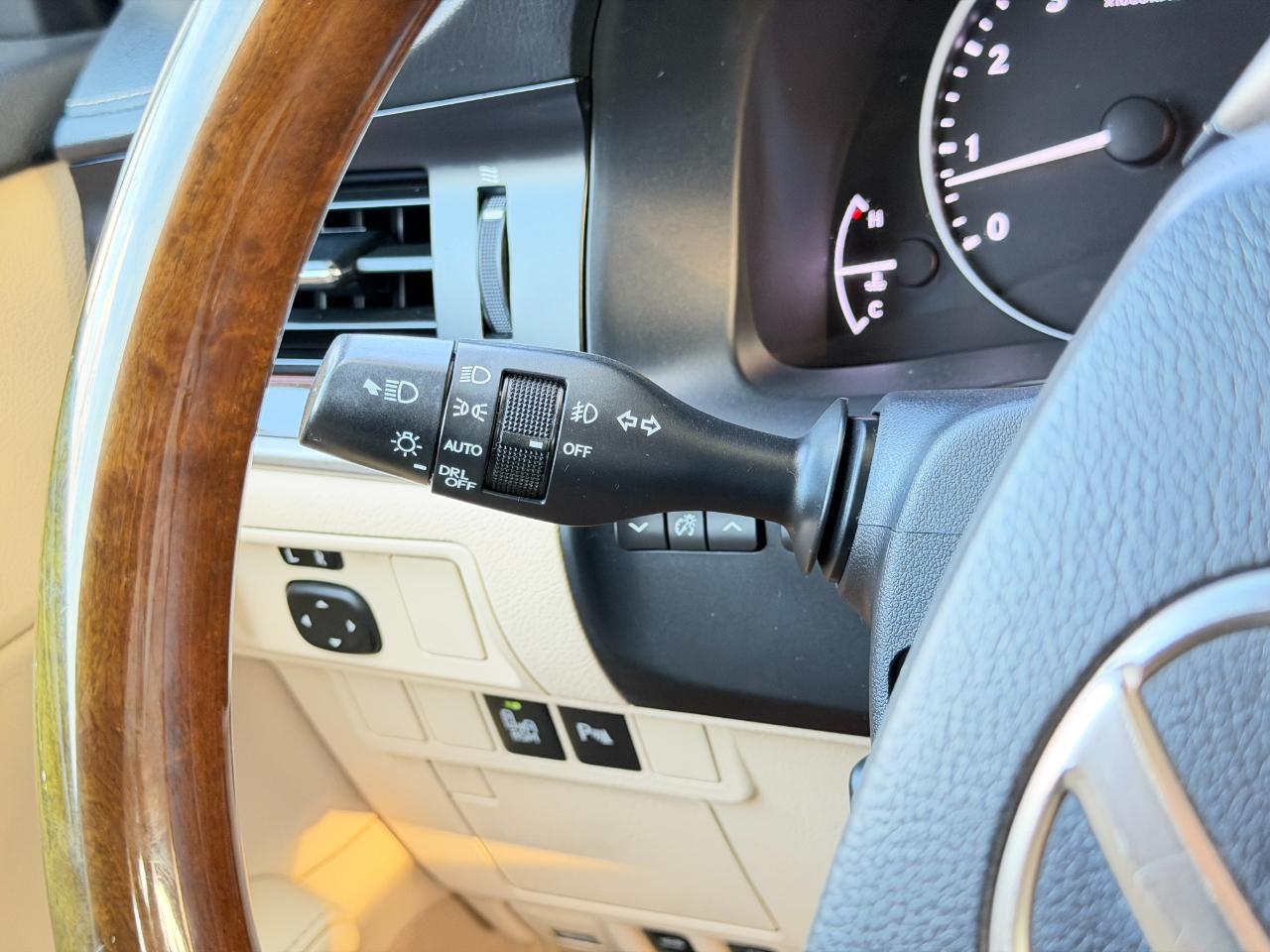 Lexus ES 350 4dr Sdn 2015