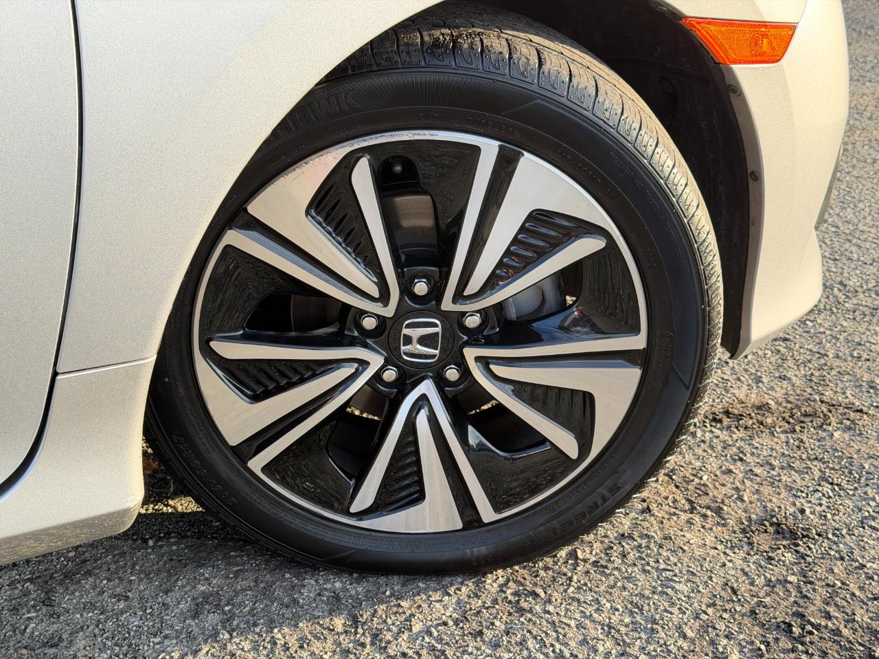 Honda Civic Coupe 2dr CVT EX-T 2016