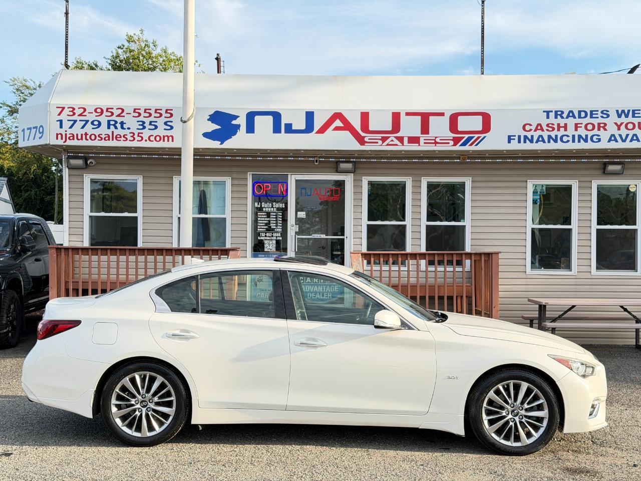 Infiniti Q50 3.0t LUXE AWD 2018