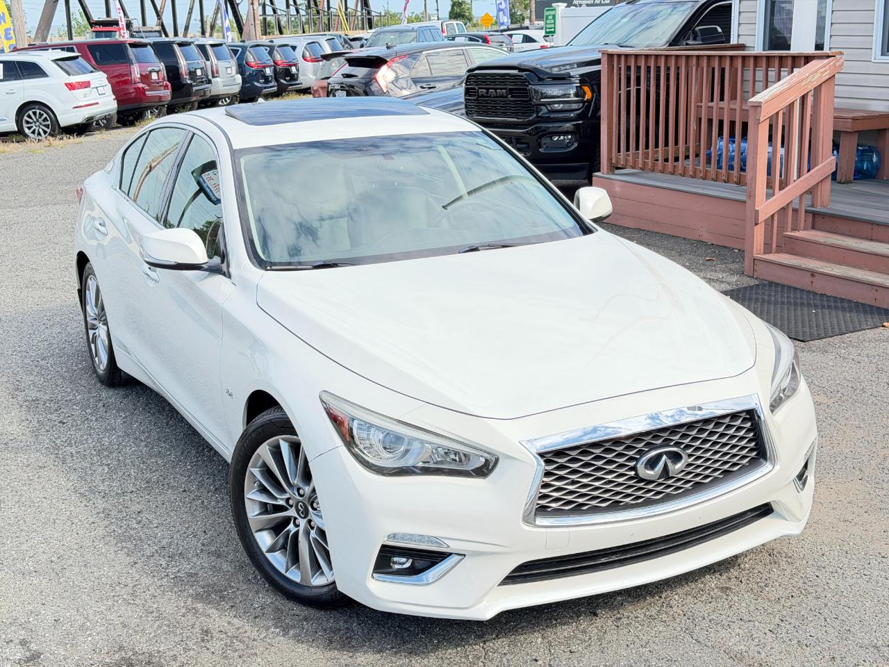 Infiniti Q50 3.0t LUXE AWD 2018