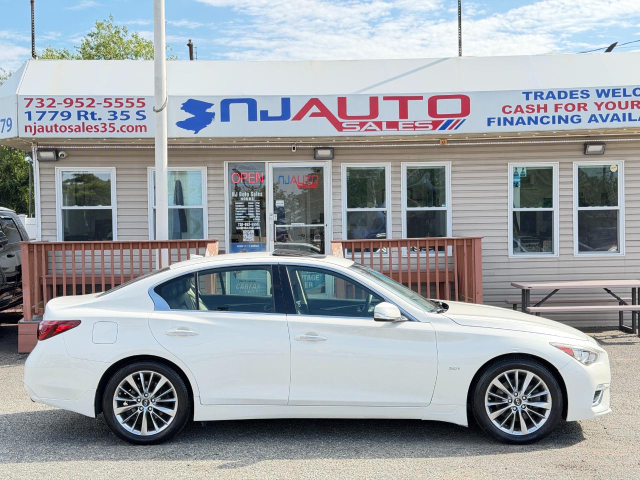 Infiniti Q50 3.0t LUXE AWD 2018