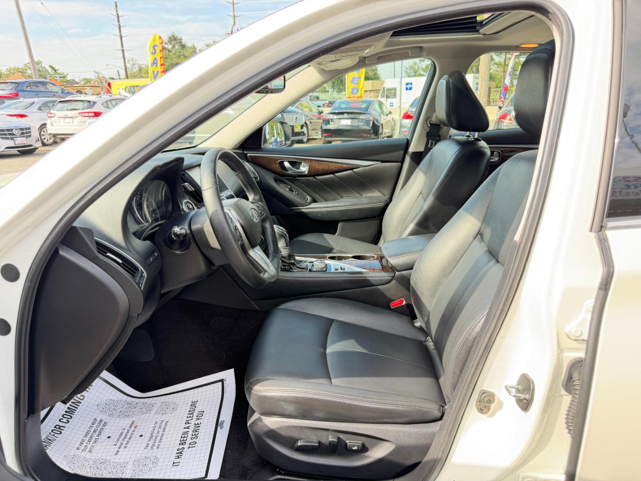 Infiniti Q50 3.0t LUXE AWD 2018