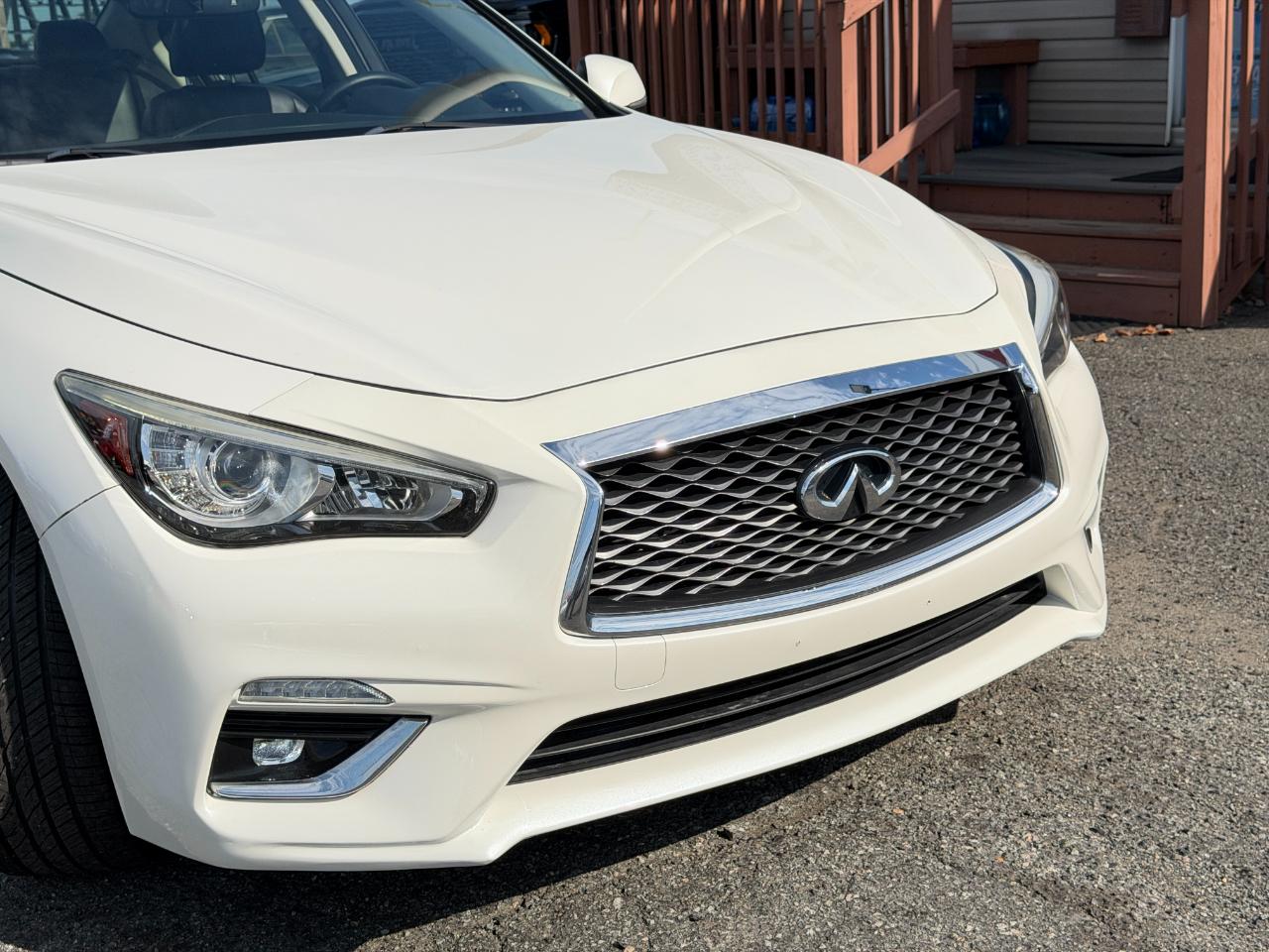 Infiniti Q50 3.0t LUXE AWD 2018