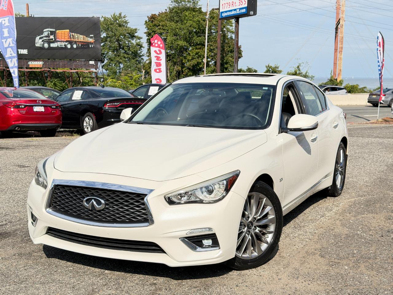 Infiniti Q50 3.0t LUXE AWD 2018
