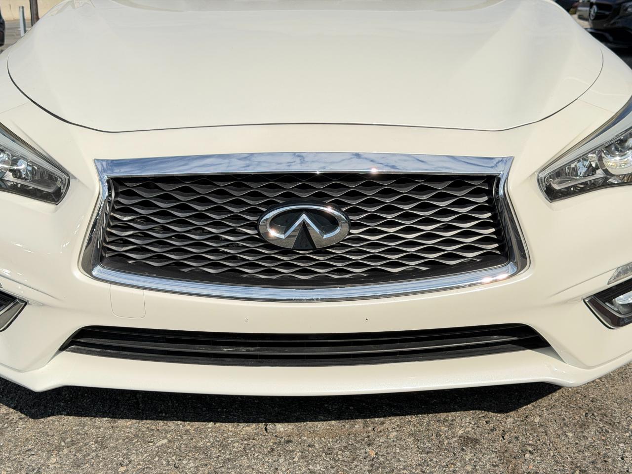 Infiniti Q50 3.0t LUXE AWD 2018