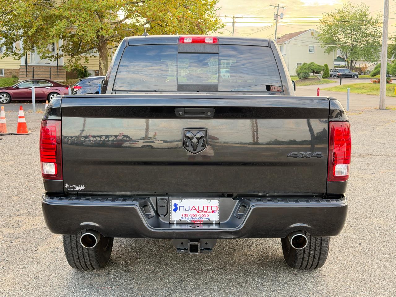 RAM 1500 4WD Crew Cab 140.5" Sport 2016