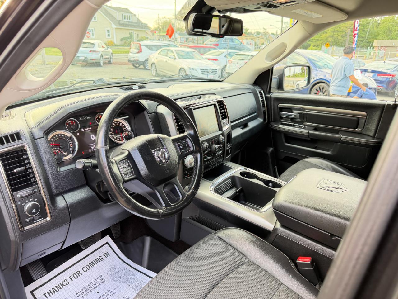 RAM 1500 4WD Crew Cab 140.5" Sport 2016
