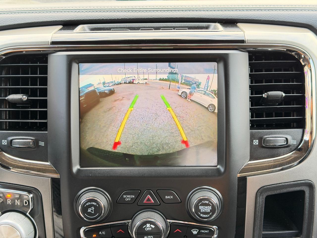 RAM 1500 4WD Crew Cab 140.5" Sport 2016