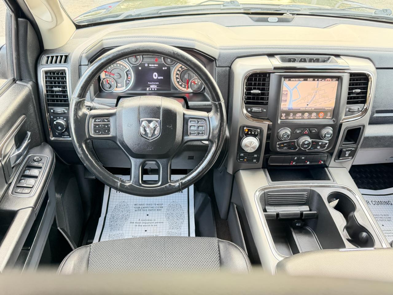 RAM 1500 4WD Crew Cab 140.5" Sport 2016