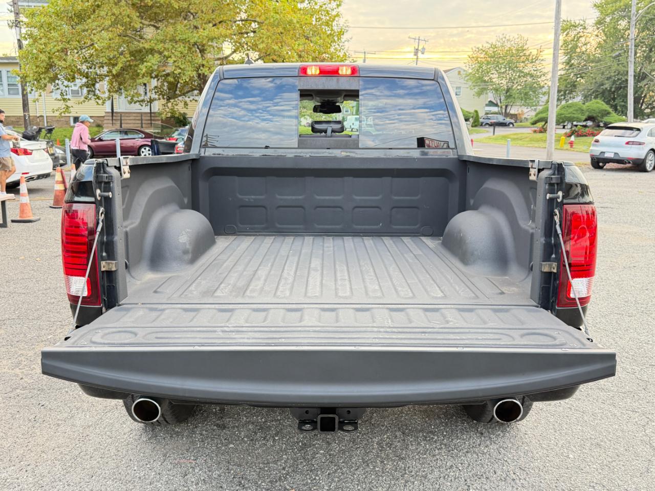 RAM 1500 4WD Crew Cab 140.5" Sport 2016