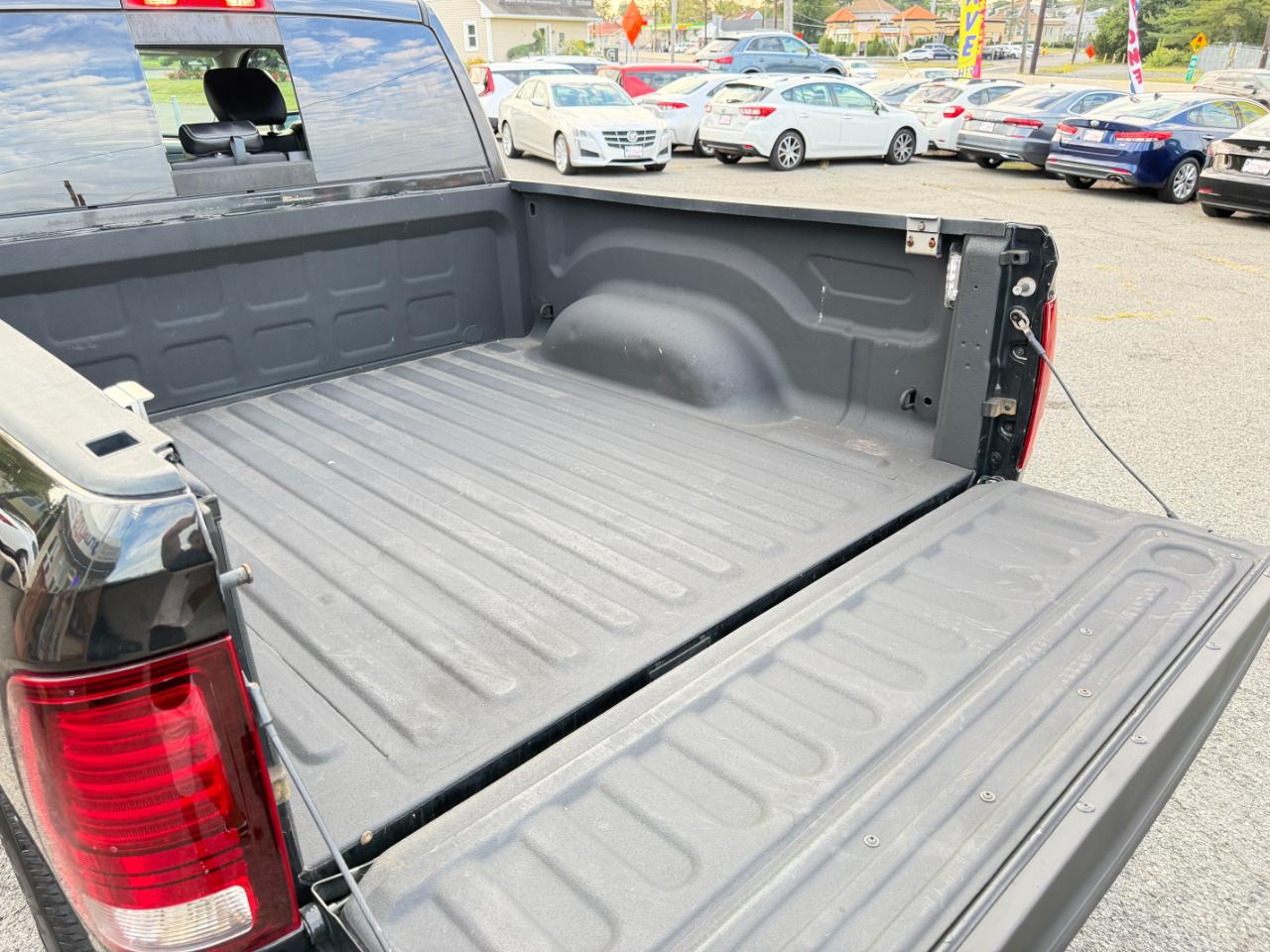 RAM 1500 4WD Crew Cab 140.5" Sport 2016