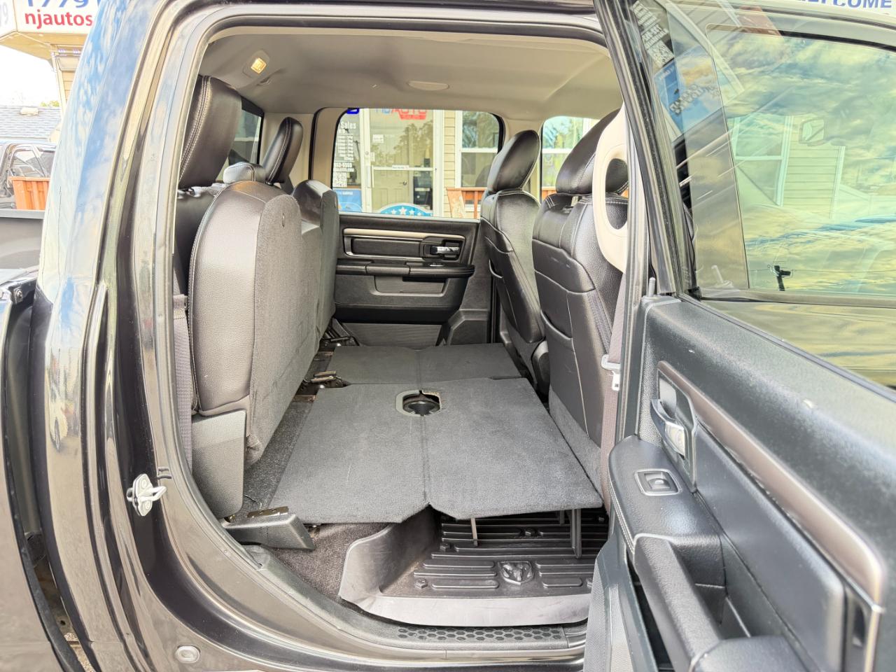 RAM 1500 4WD Crew Cab 140.5" Sport 2016