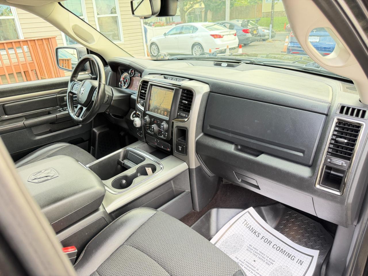 RAM 1500 4WD Crew Cab 140.5" Sport 2016
