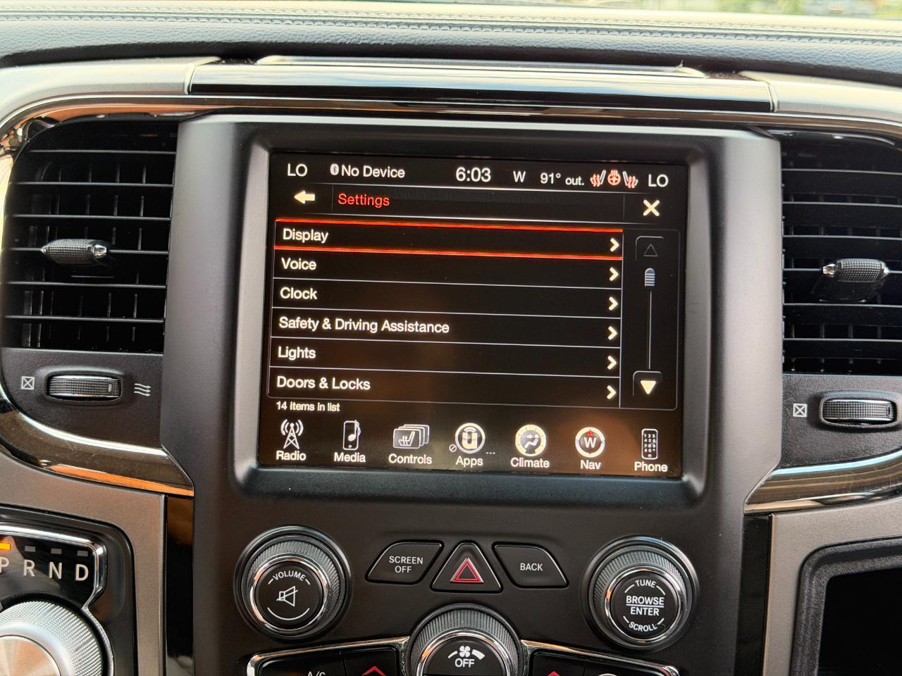 RAM 1500 4WD Crew Cab 140.5" Sport 2016
