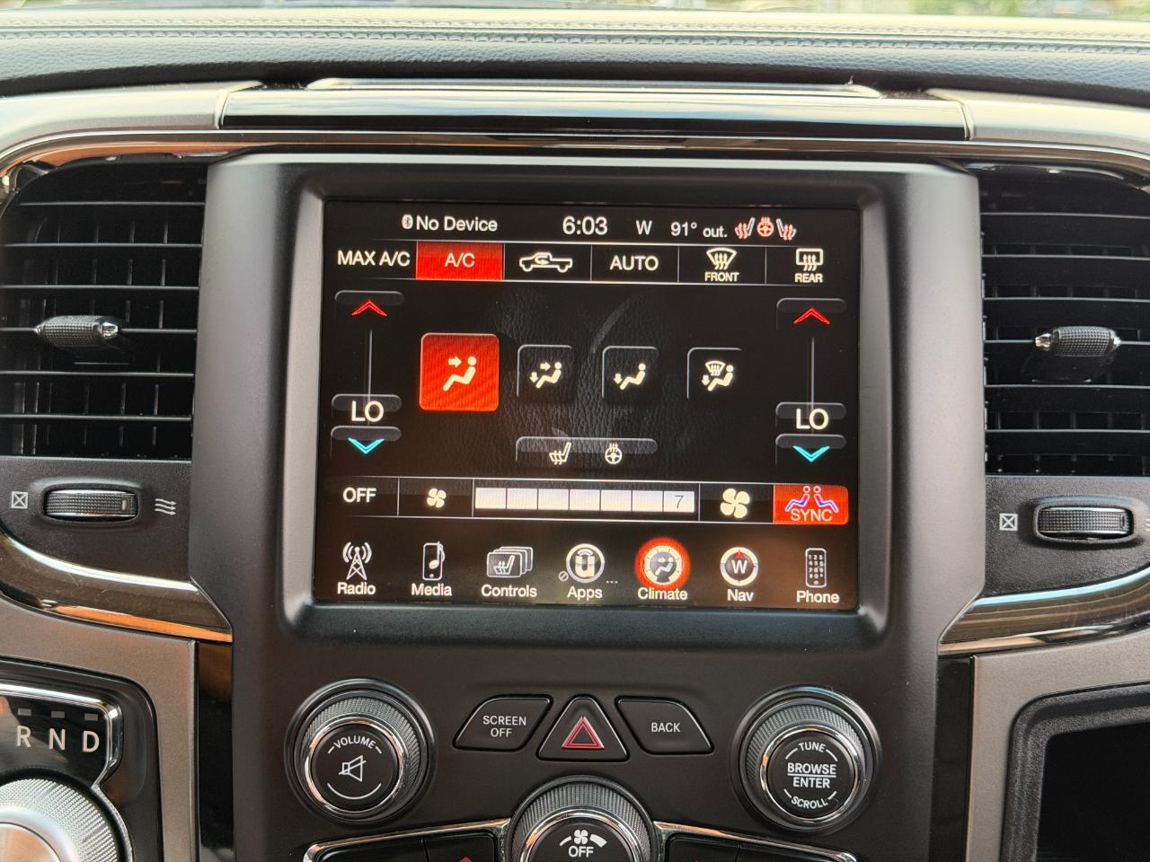 RAM 1500 4WD Crew Cab 140.5" Sport 2016