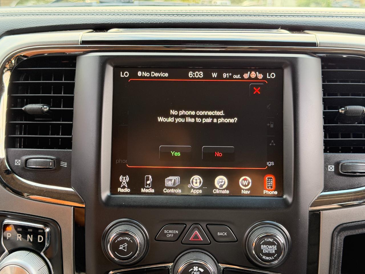 RAM 1500 4WD Crew Cab 140.5" Sport 2016