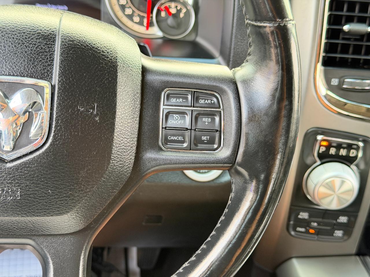 RAM 1500 4WD Crew Cab 140.5" Sport 2016