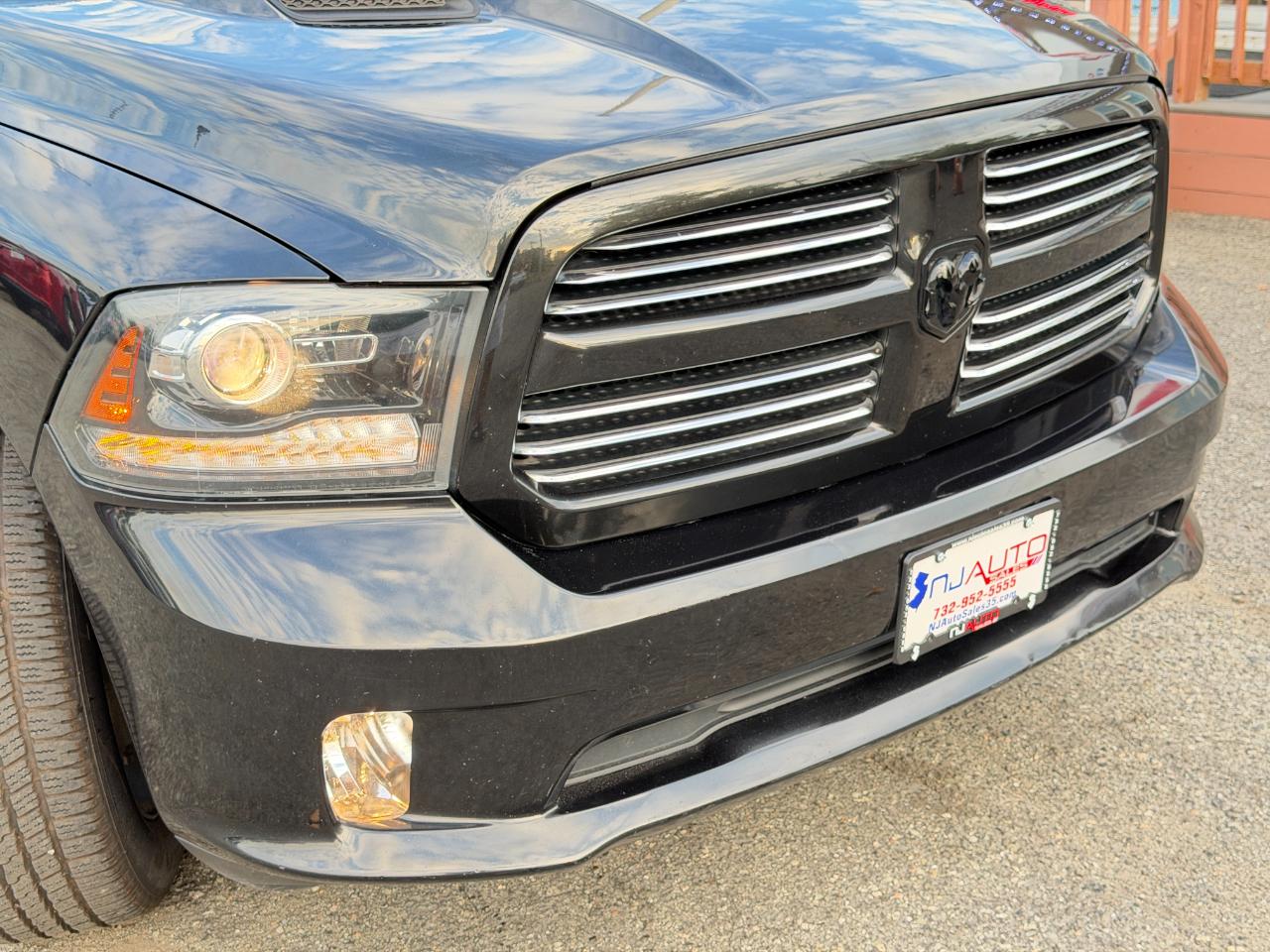 RAM 1500 4WD Crew Cab 140.5" Sport 2016