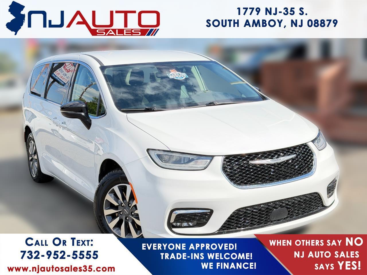 2024 Chrysler Pacifica Hybrid Select FWD