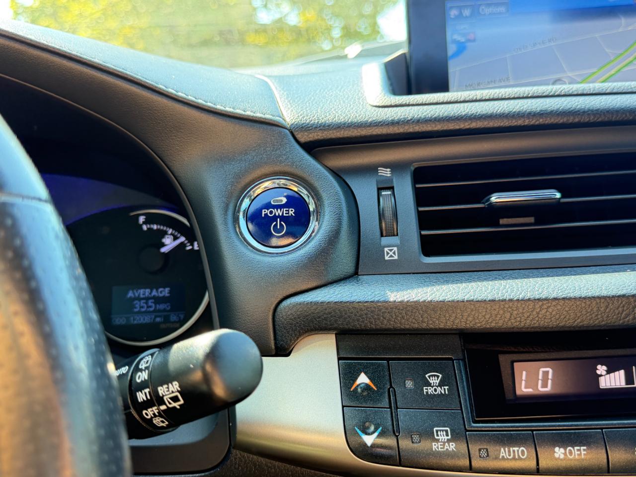 Lexus CT 200h  2015