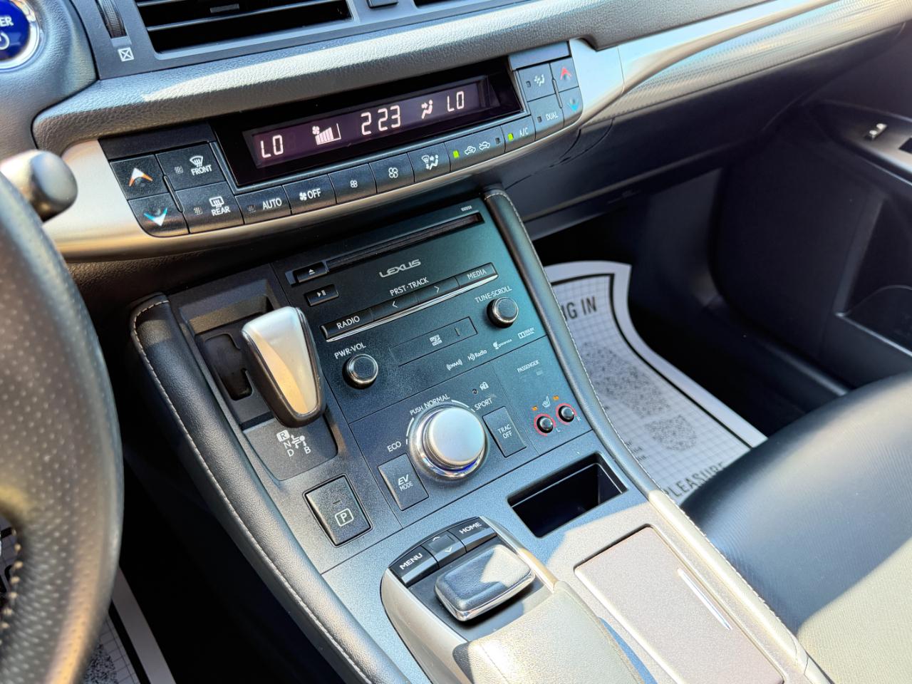 Lexus CT 200h  2015