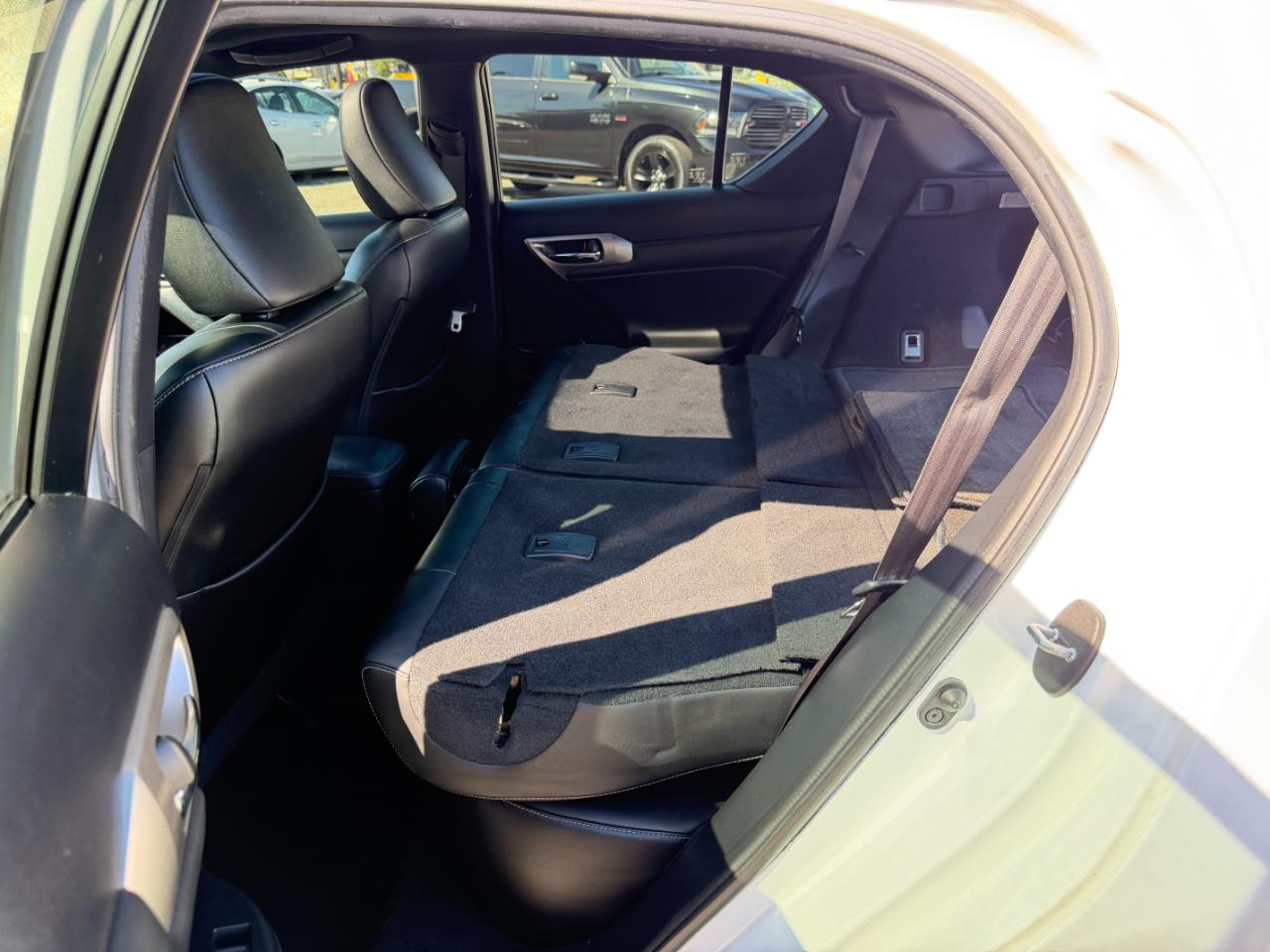 Lexus CT 200h  2015