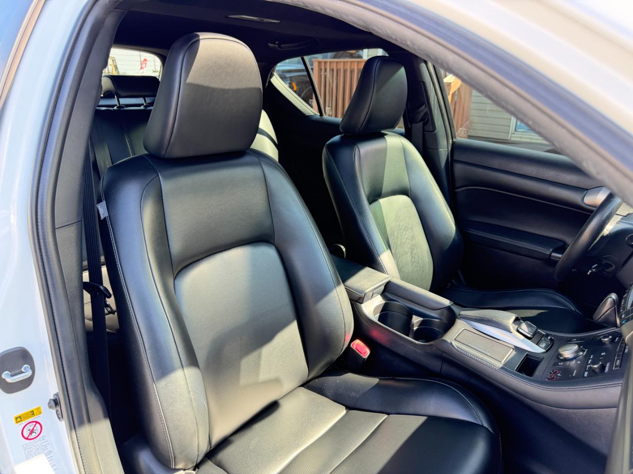 Lexus CT 200h  2015