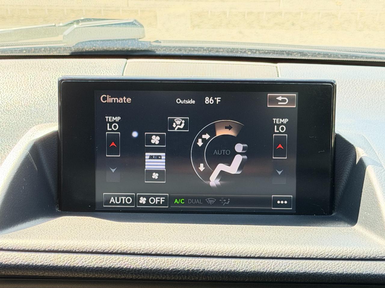 Lexus CT 200h  2015