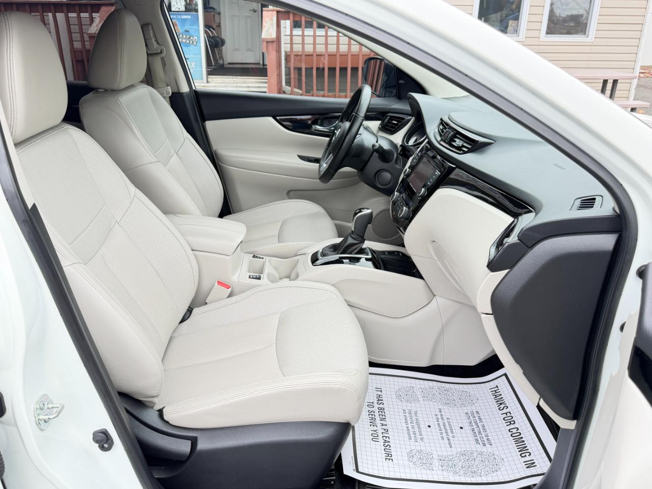 Nissan Rogue Sport AWD SL 2022