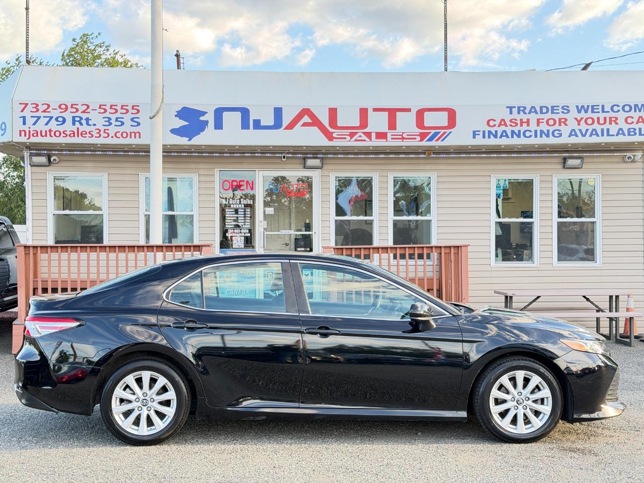 Toyota Camry LE Auto (Natl) 2018