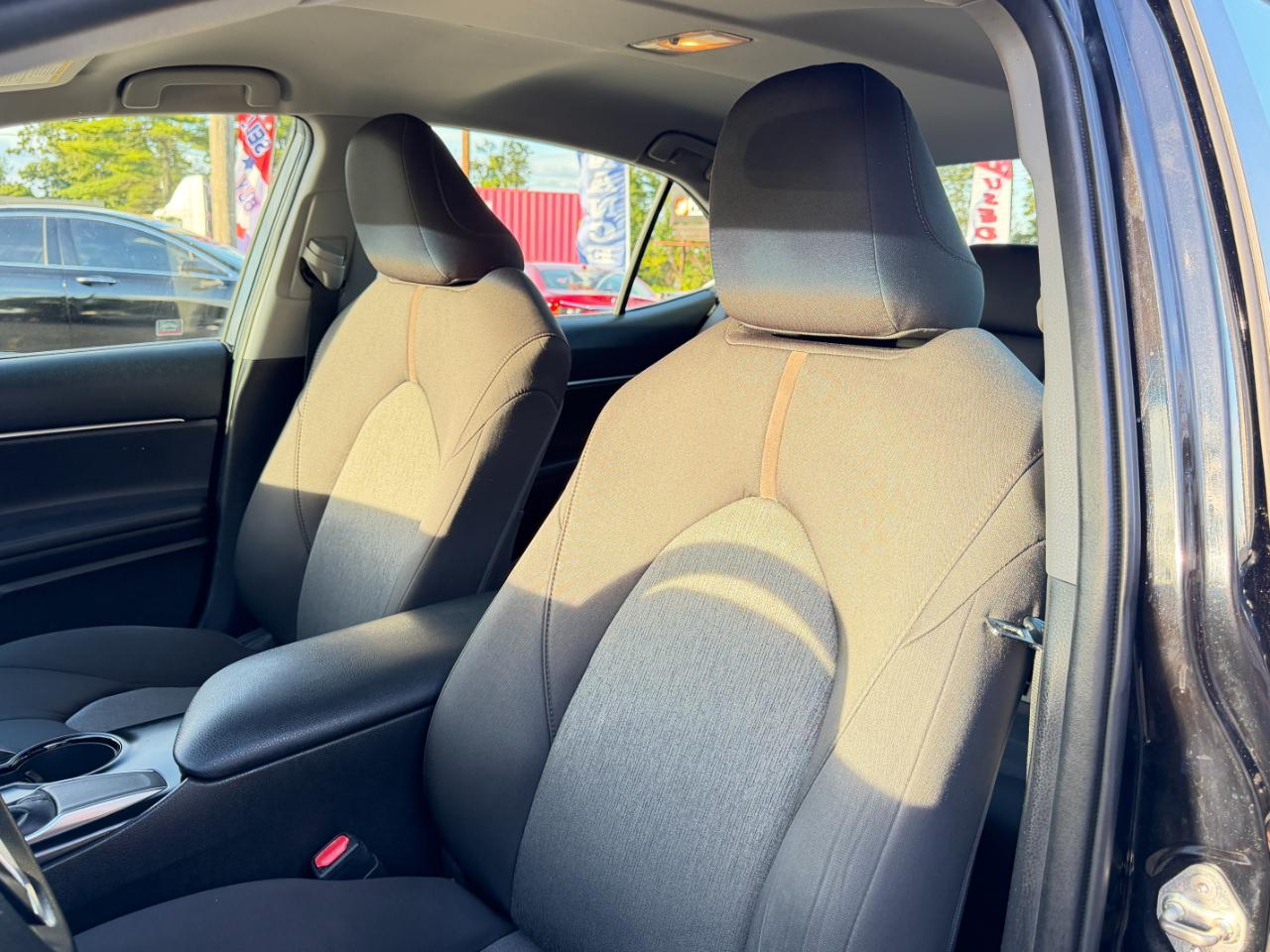 Toyota Camry LE Auto (Natl) 2018