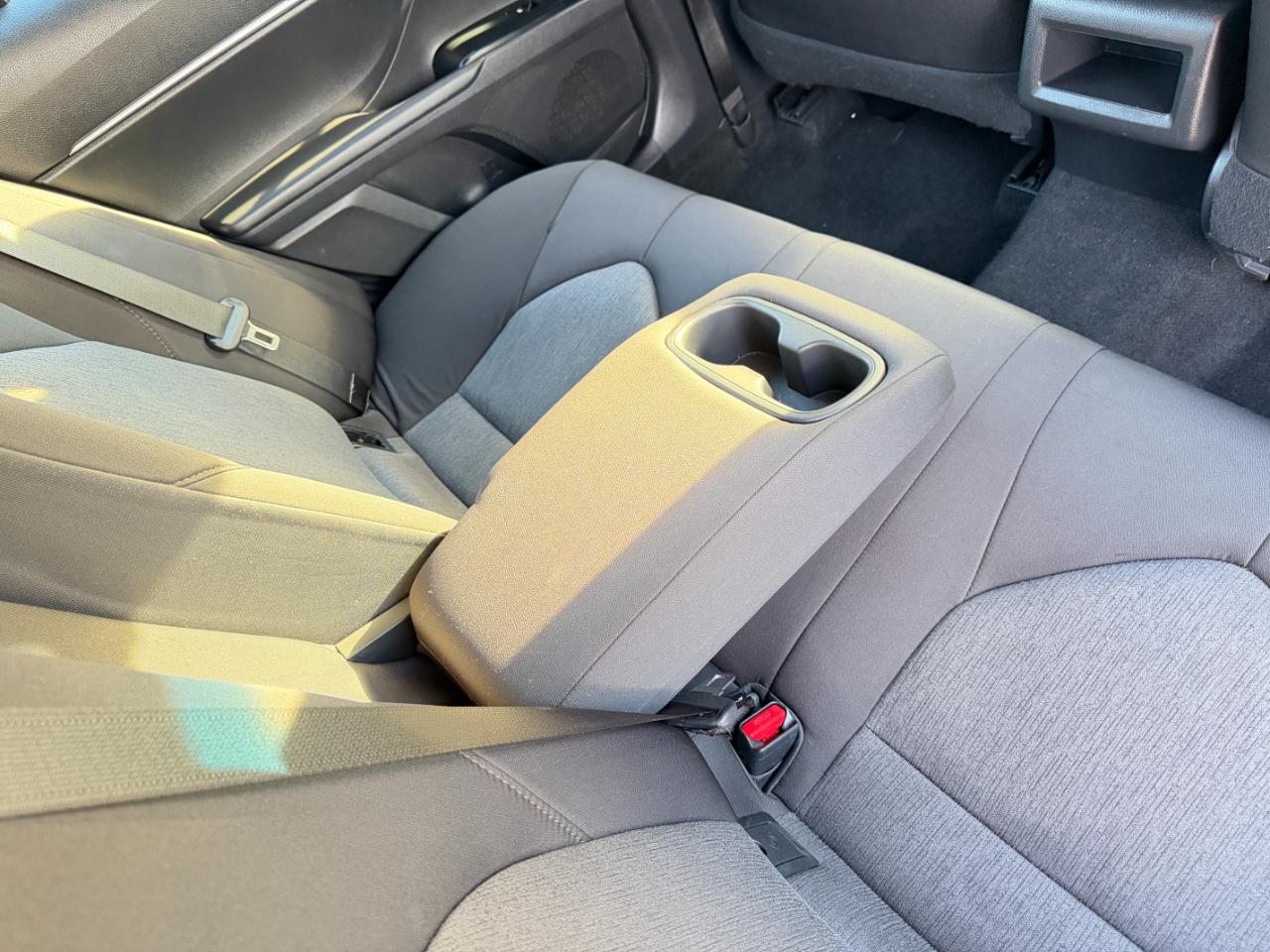 Toyota Camry LE Auto (Natl) 2018
