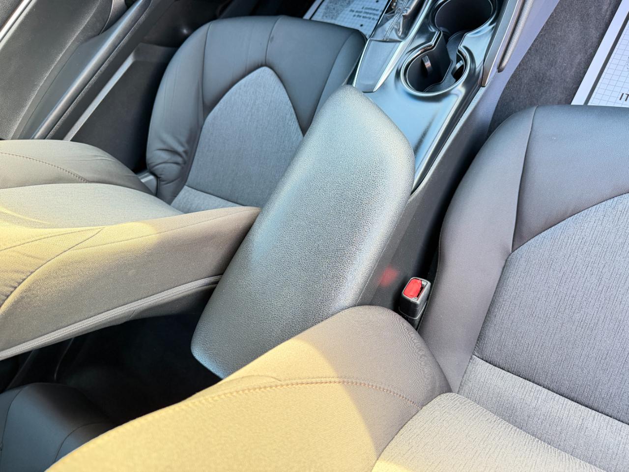 Toyota Camry LE Auto (Natl) 2018