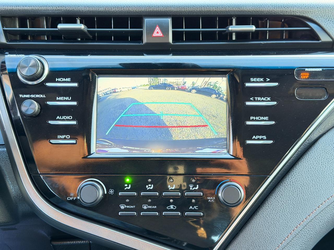 Toyota Camry LE Auto (Natl) 2018