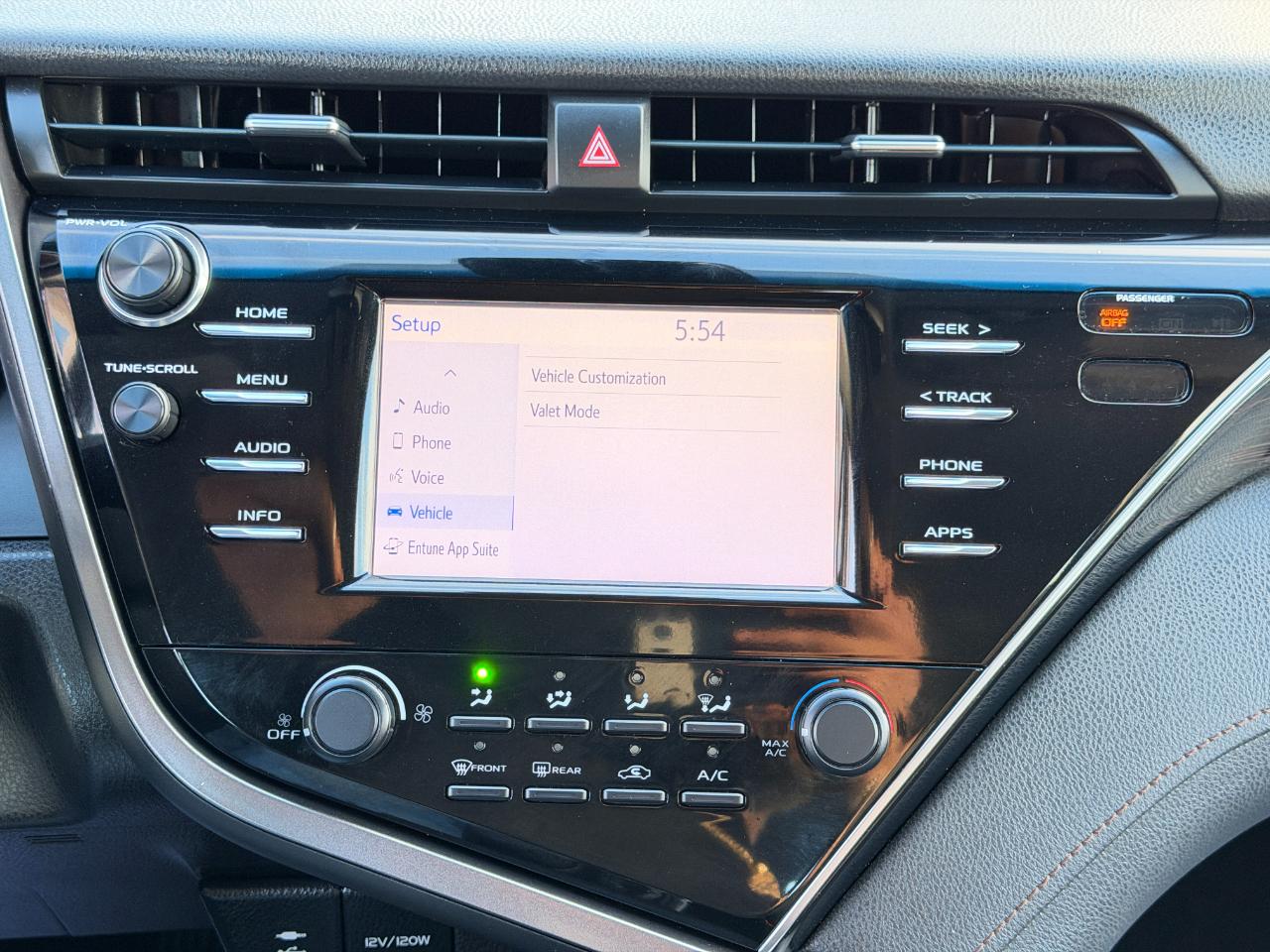 Toyota Camry LE Auto (Natl) 2018