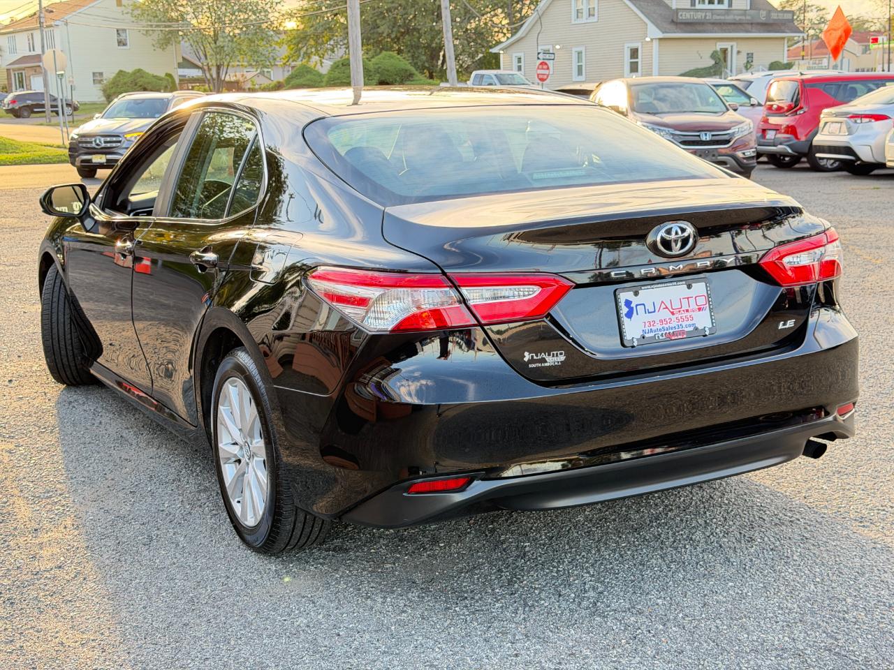 Toyota Camry LE Auto (Natl) 2018