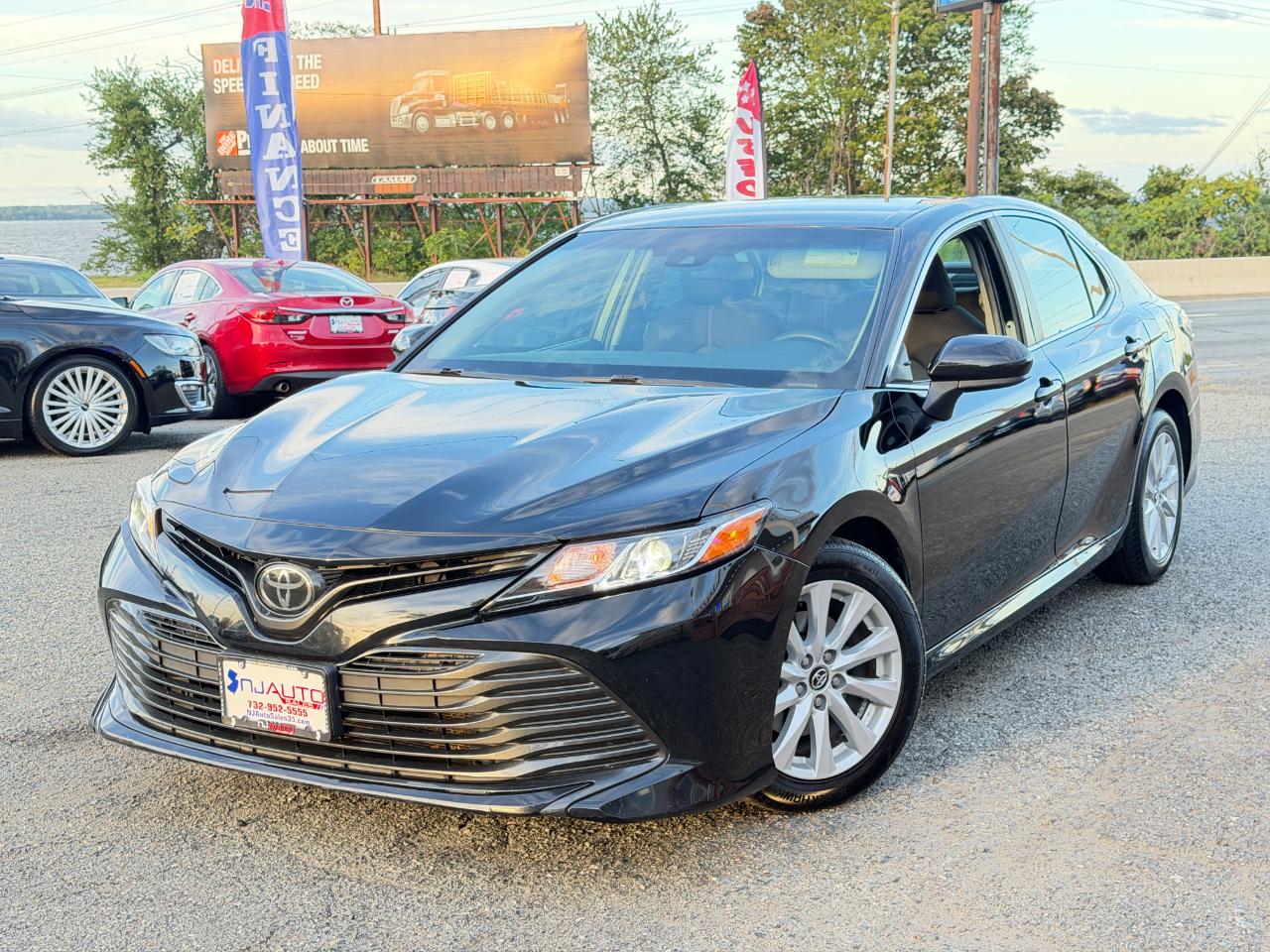 Toyota Camry LE Auto (Natl) 2018