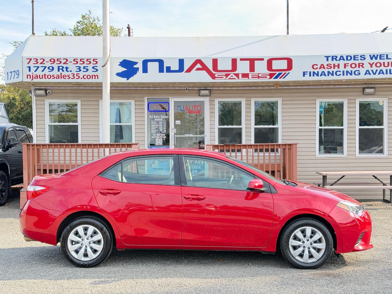 Toyota Corolla 4dr Sedan LE Auto 2014
