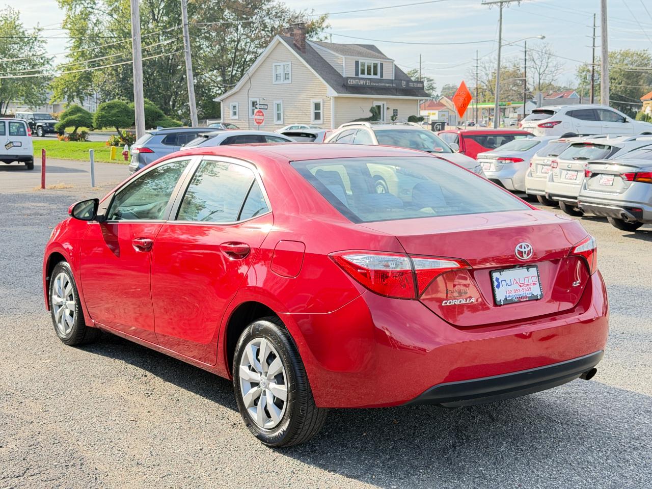 Toyota Corolla 4dr Sedan LE Auto 2014