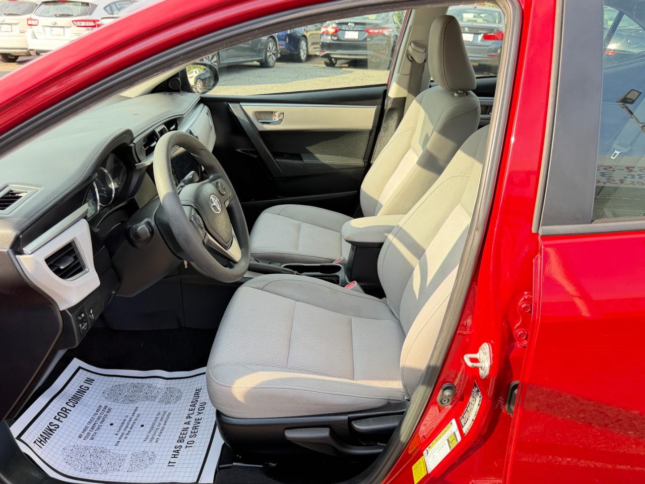 Toyota Corolla 4dr Sedan LE Auto 2014
