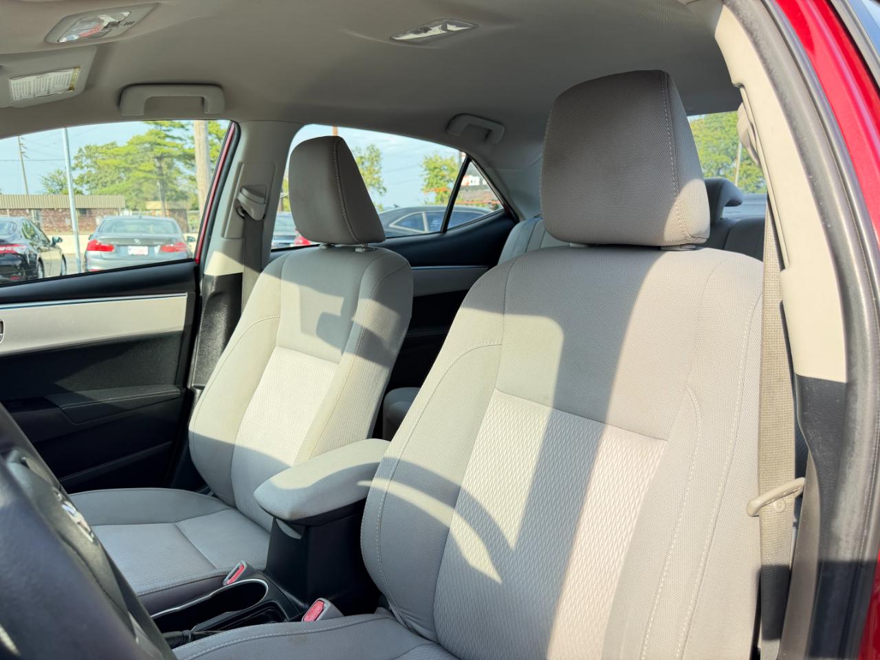 Toyota Corolla 4dr Sedan LE Auto 2014