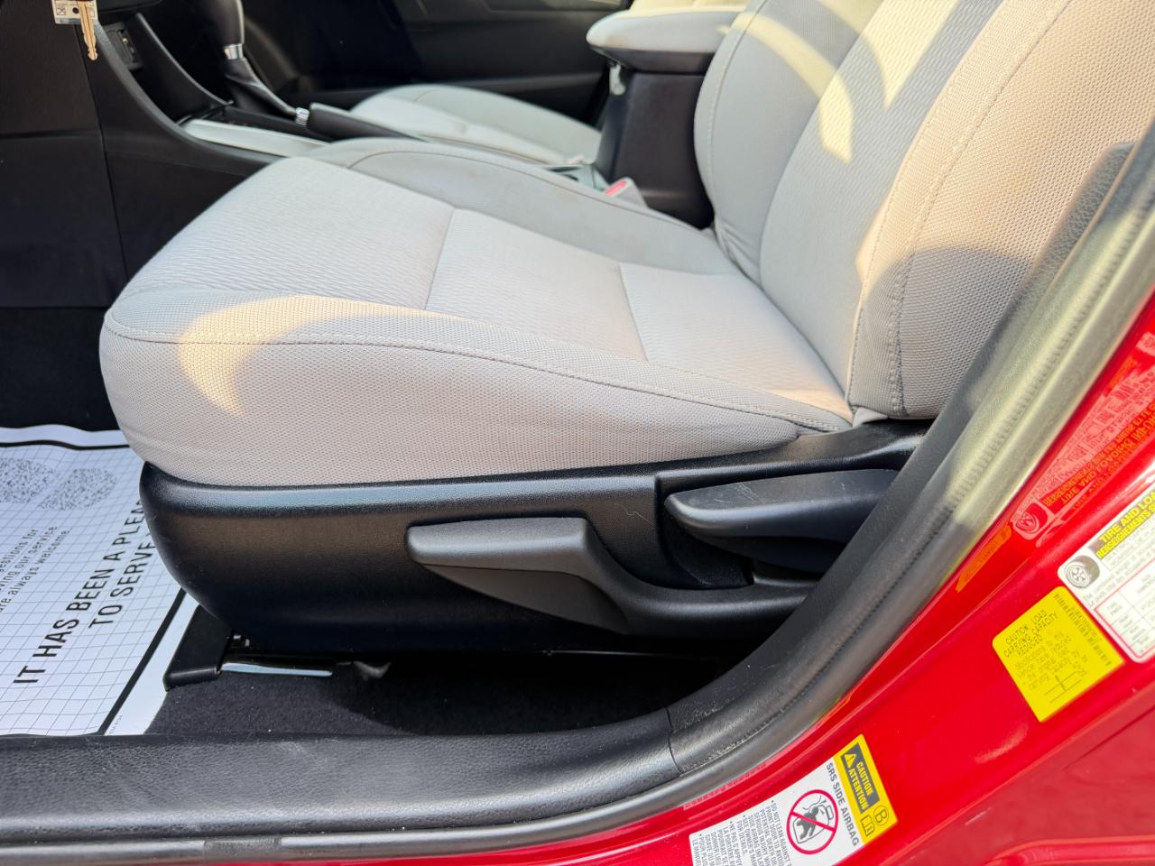 Toyota Corolla 4dr Sedan LE Auto 2014